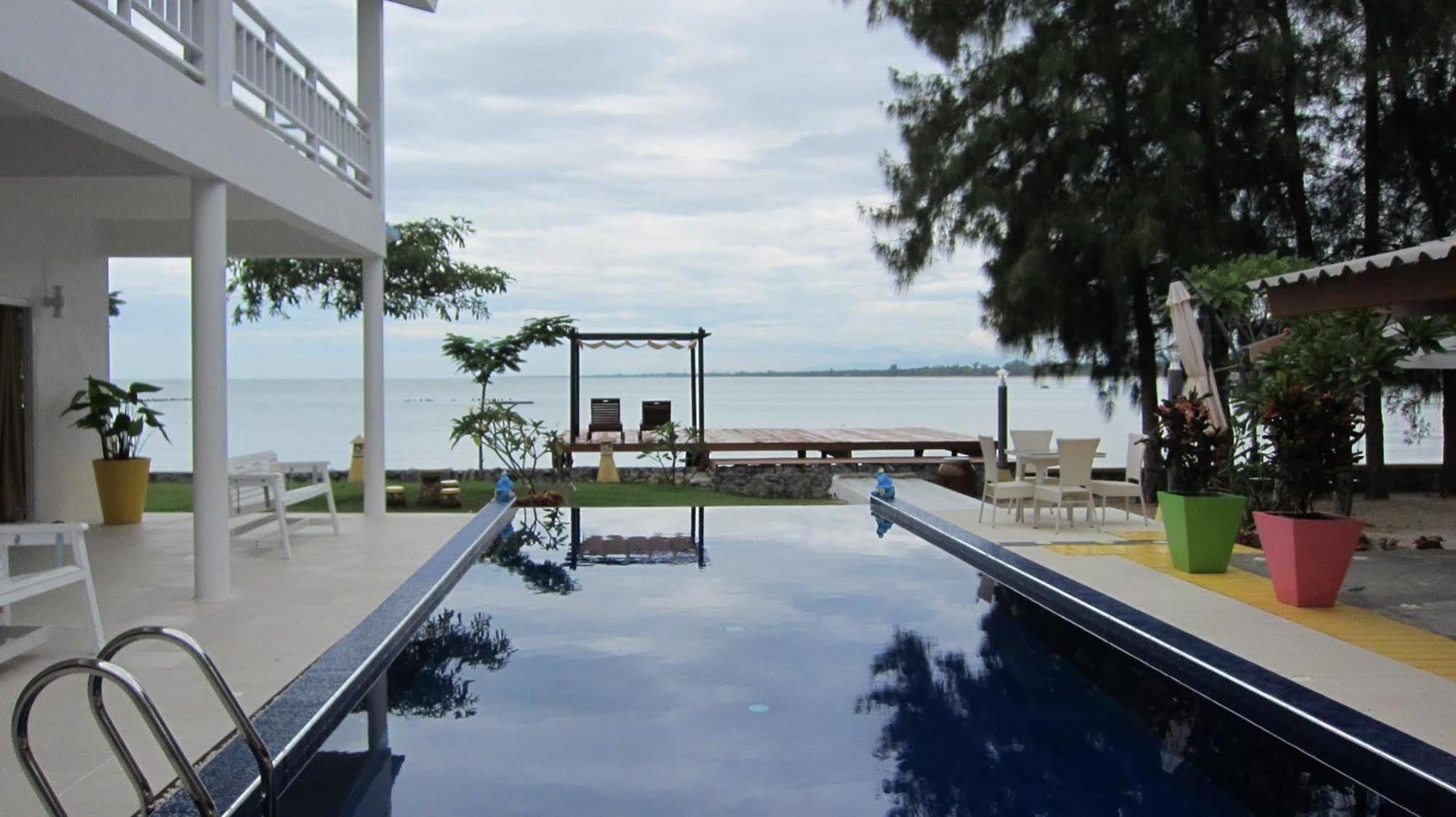 Issara Beach Resort Сичон Экстерьер фото